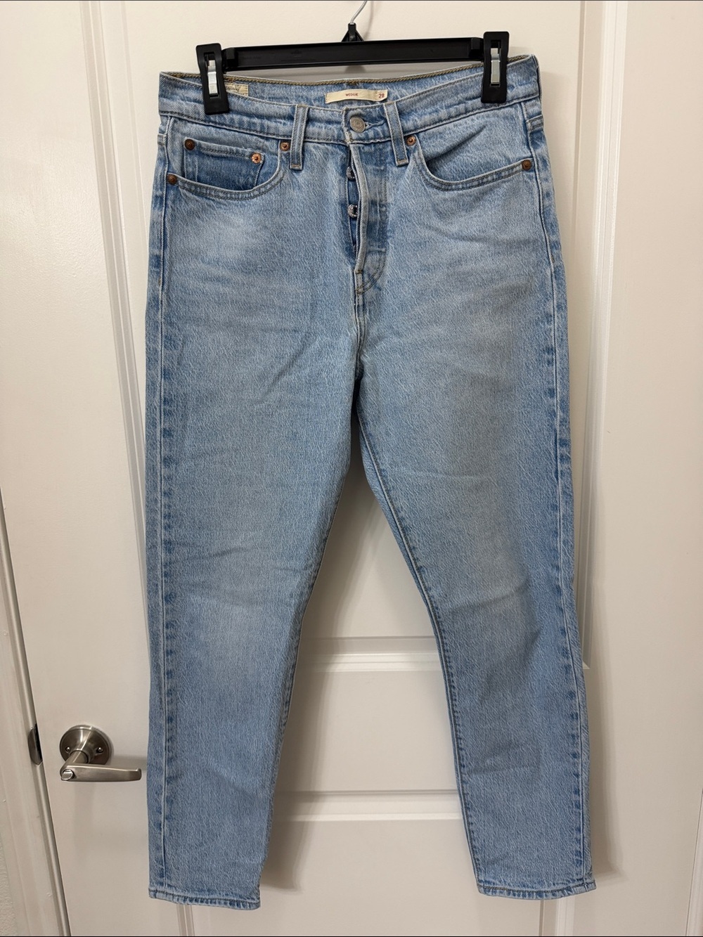 High-Rise Light Blue Women's Jeans — Straight Crop